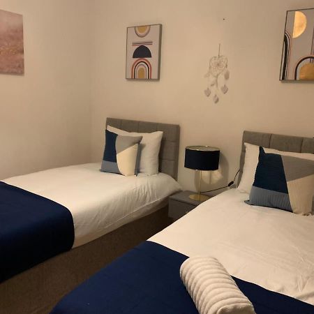 Absolute Stays In Sherwood- Nottingham Castle- Capital Fm Arena Nottingham- Contractors-Free Wifi- Free Parking- Long And Short Stays- Families-East Midlands Airport-Trent Bridge-Actors-Aria Court- Mansfield ภายนอก รูปภาพ